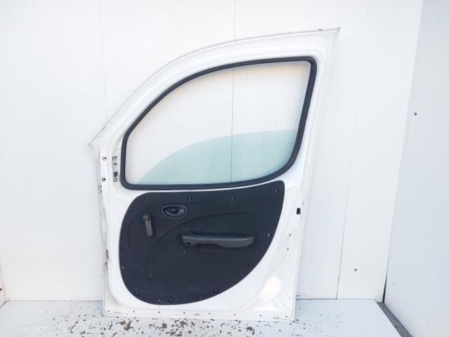 51847704 Puerta delantera derecha  en stock Granada