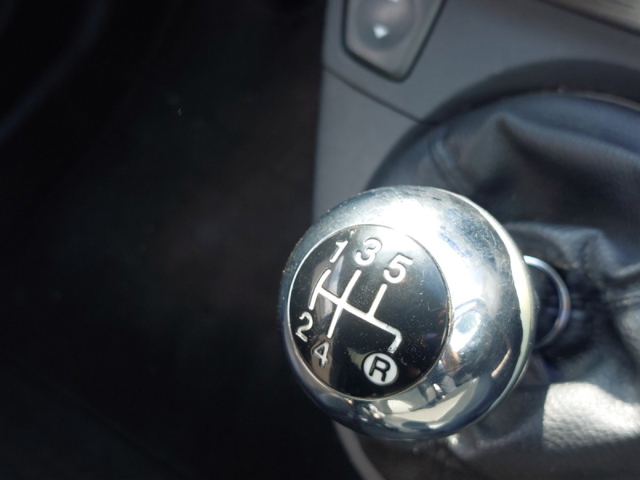 51857021 FIAT Brazo inferior izquierdo de la suspensión delantera  en stock Córdoba