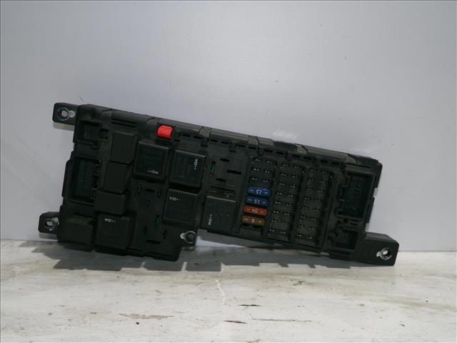 Precio del repuesto Caja reles XC70  familiar