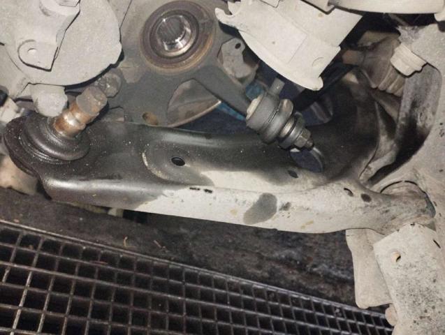 Brazo inferior derecho de la suspensión delantera 51905058 FIAT
