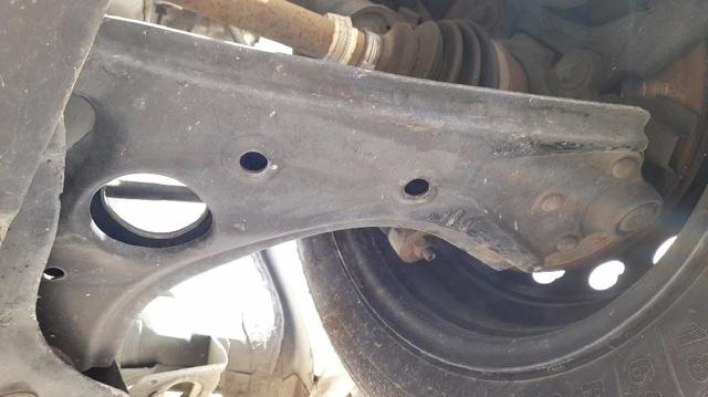 51932035 Brazo inferior izquierdo de la suspensión delantera  disponible Utrera