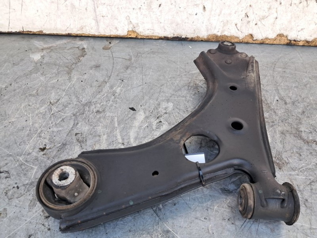51932036 FIAT Brazo inferior derecho de la suspensión delantera  comprar en Oviedo