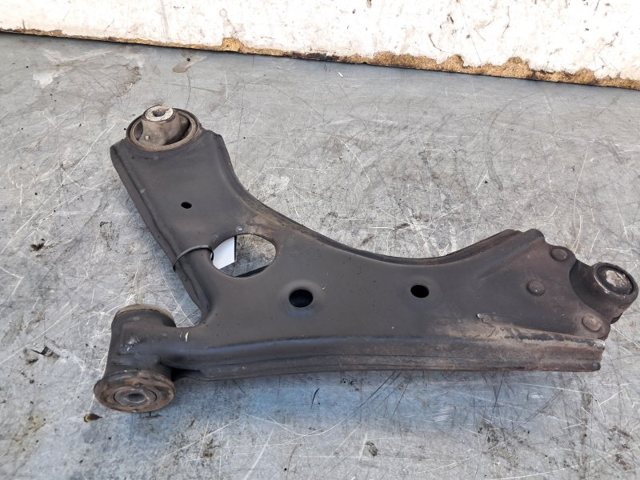 51932036 Brazo inferior derecho de la suspensión delantera  comprar en Reus