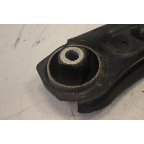 51959820 Brazo inferior derecho de la suspensión delantera  disponible Málaga