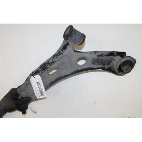 51961341 Brazo inferior izquierdo de la suspensión delantera  disponible Utrera