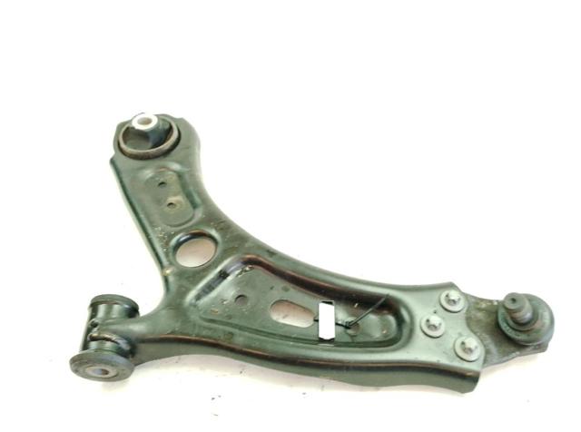 Brazo inferior izquierdo de la suspensión delantera 51961341 CHRYSLER