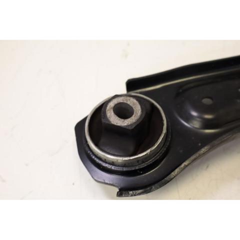 51961341 CHRYSLER Brazo inferior izquierdo de la suspensión delantera  en stock Huelva