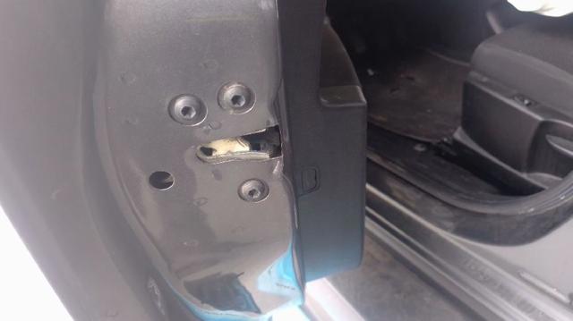 FIAT 51983603 Cerradura de puerta delantera izquierda  disponible España