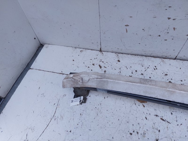 5202102120 TOYOTA Refuerzo parachoque delantero  en stock Córdoba