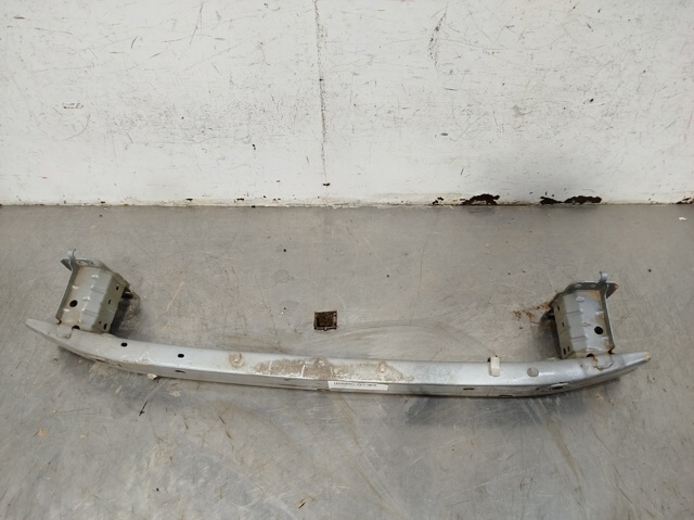 Refuerzo parachoque delantero Toyota Auris E15