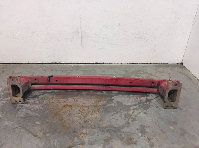 Refuerzo parachoque delantero Toyota Auris E15