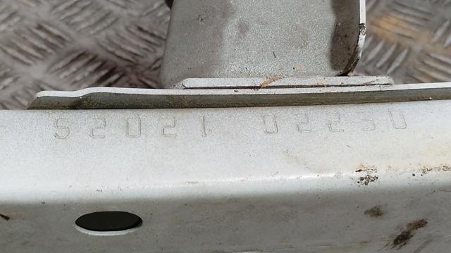 5202102230 TOYOTA Refuerzo parachoque delantero  en stock Huelva