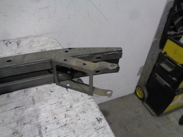 Refuerzo parachoque delantero Toyota Corolla E12