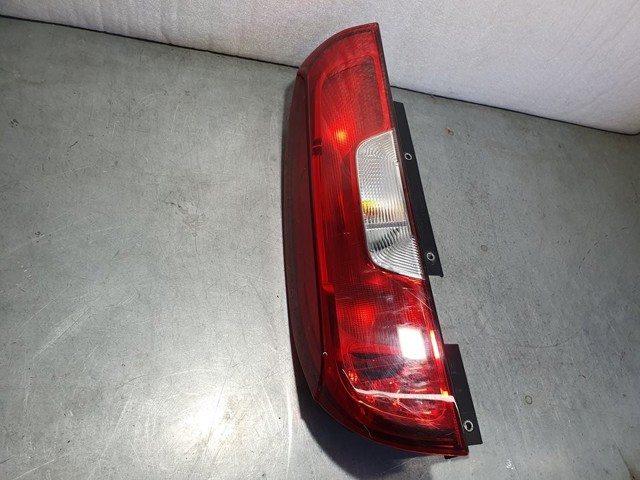 52044717 Piloto trasero izquierdo  comprar en Reus