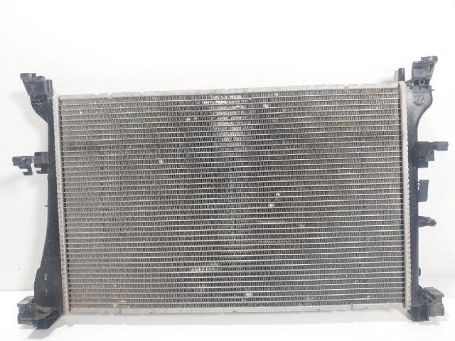 52052220 Radiador de refrigeración del motor  disponible Utrera