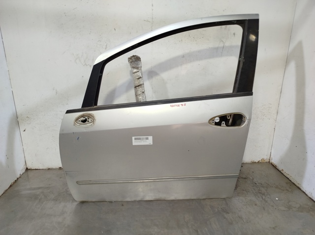 Precio del repuesto Puerta del conductor Linea  sedán
