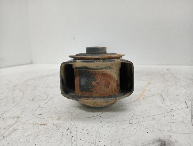 52088355AB Brazo longitudinal inferior trasero izquierdo/derecho  disponible Utrera