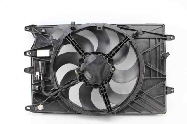 52108824 FIAT Difusor del radiador de refrigeración con motor y hélice  disponible Ourense