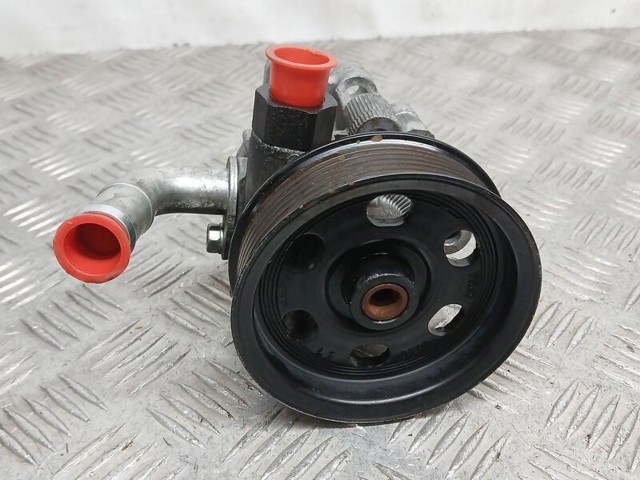 Bomba de dirección asistida  52124461AA CHRYSLER