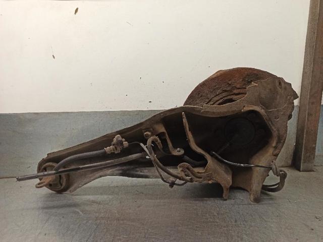 Muñón de eje, cuerpo del eje, trasero izquierdo  5272715AA CHRYSLER