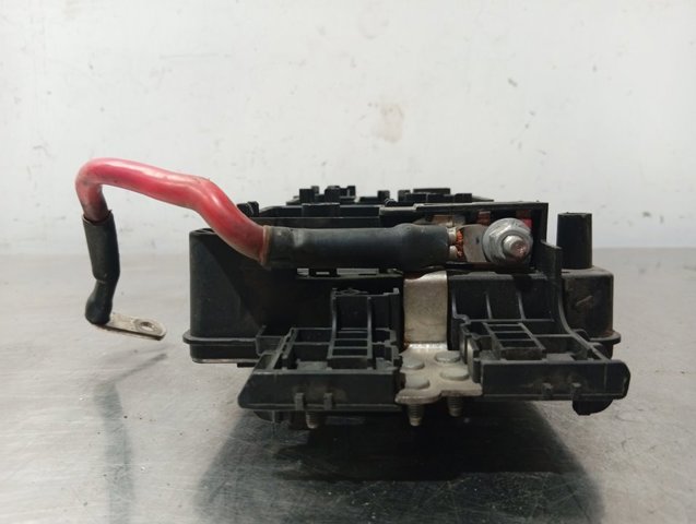 529050199 Caja de fusibles  en stock Sabadell