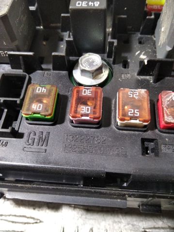 529050199 OPEL Caja de fusibles  comprar en Lleida
