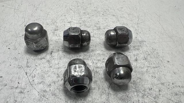 Tornillos para llantas para KIA Cerato (LD)