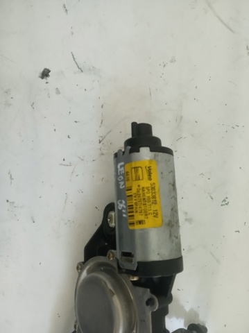 VAG 53033812 Motor limpiaparabrisas, trasera  en stock Valencia