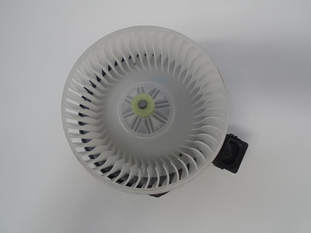 Motor eléctrico, ventilador habitáculo 5305136 Ford