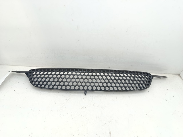 Comprar Parrilla del radiador Toyota Corolla E11 a bajo precio