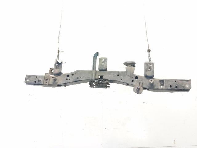 Soporte de radiador completo (panel de montaje para foco) Toyota Auris  (2006-2012)