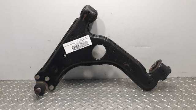 5352029 Brazo inferior izquierdo de la suspensión delantera  en stock Sabadell