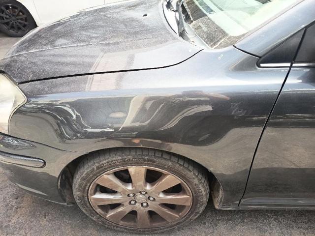 Aleta delantera izquierda Toyota Avensis  sedán comprar en España