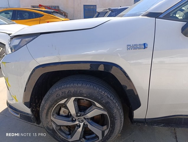 Aleta delantera izquierda 5381242360 TOYOTA