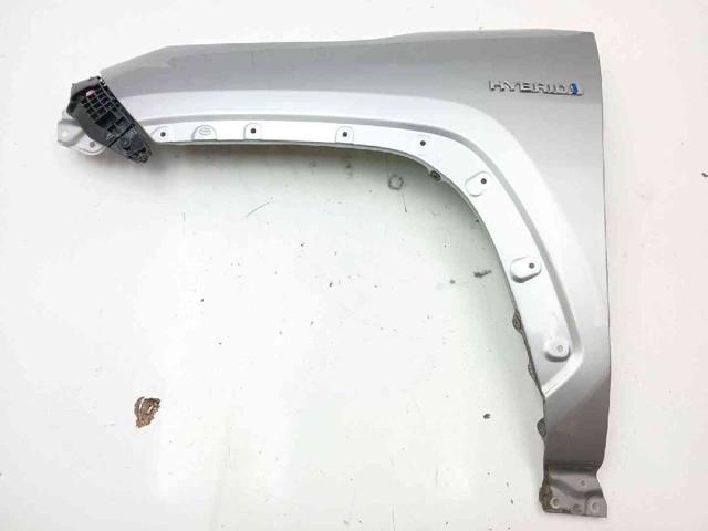 Aleta delantera izquierda 5381242360 TOYOTA