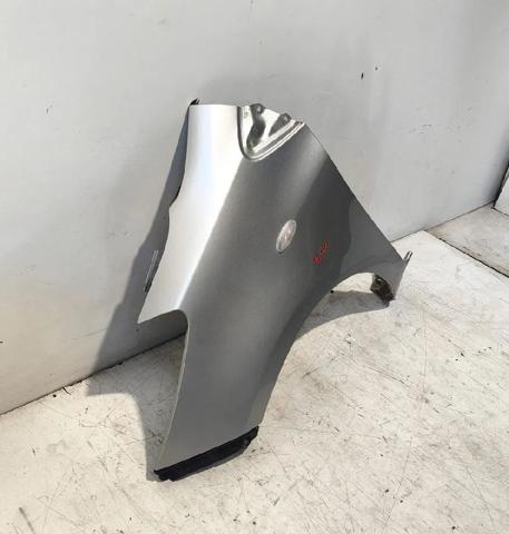 TOYOTA 5381252210 Aleta delantera izquierda  en stock Terrassa