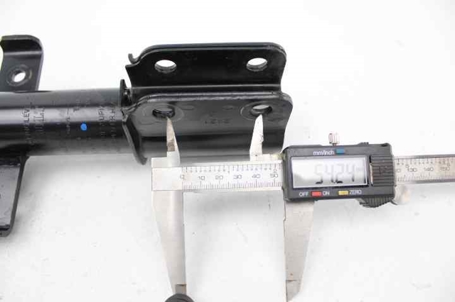 RENAULT 543028420R Amortiguador delantero  disponible Lugo