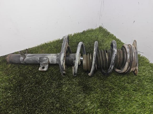 Soporte del amortiguador delantero 543206968R NISSAN