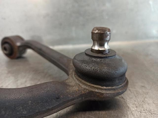 HYUNDAI 544203E002 Brazo superior derecho de la suspensión delantera  en stock Salamanca