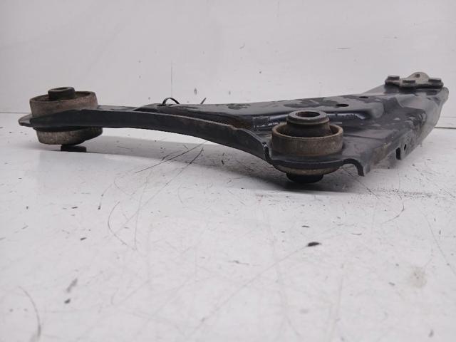 545000011R RENAULT Brazo inferior derecho de la suspensión delantera  en stock Huelva