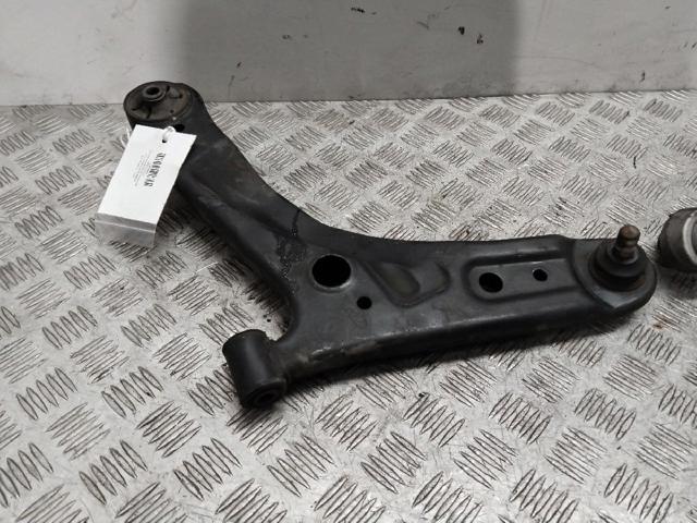 Brazo inferior izquierdo de la suspensión delantera 5450007100 HYUNDAI