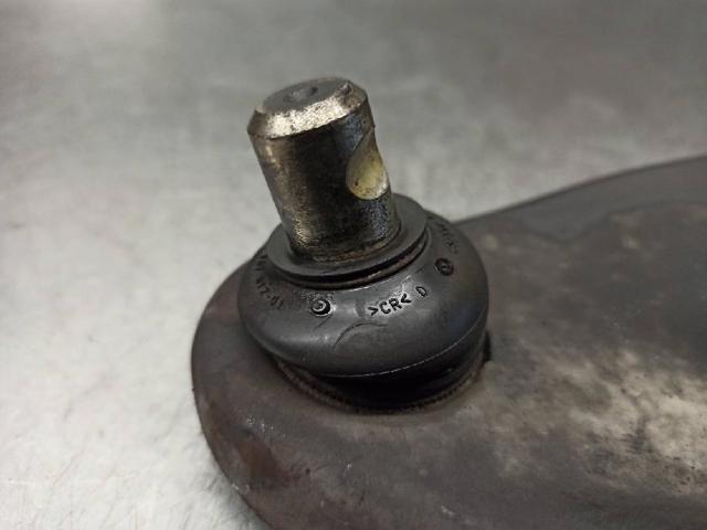 545001064R RENAULT Brazo inferior derecho de la suspensión delantera  comprar en Oviedo
