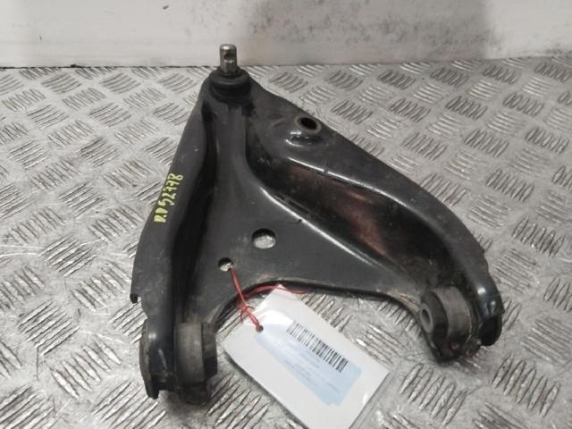 545001064R RENAULT Brazo inferior derecho de la suspensión delantera  en stock Gandía