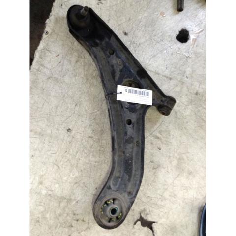 545001C000 HYUNDAI Brazo inferior izquierdo de la suspensión delantera  en stock Huelva