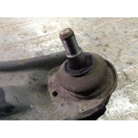 HYUNDAI 545001C000 Brazo inferior izquierdo de la suspensión delantera  en stock Salamanca