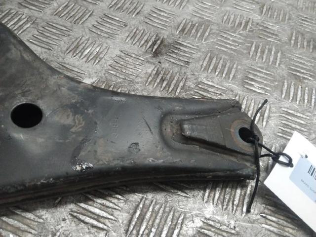 545001E000 Brazo inferior izquierdo de la suspensión delantera  en stock Sabadell