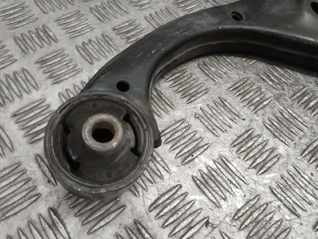 545001E000 Brazo inferior izquierdo de la suspensión delantera  disponible Málaga