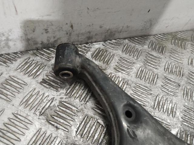 545001E000 Brazo inferior izquierdo de la suspensión delantera  comprar en Pontevedra