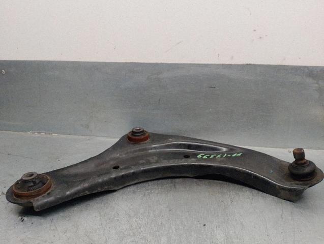 545001KK0A NISSAN Brazo inferior derecho de la suspensión delantera  en stock Huelva