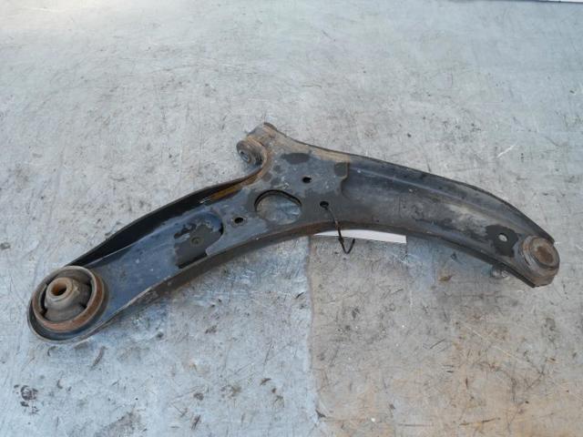 545001W000 Brazo inferior izquierdo de la suspensión delantera comprar Girona